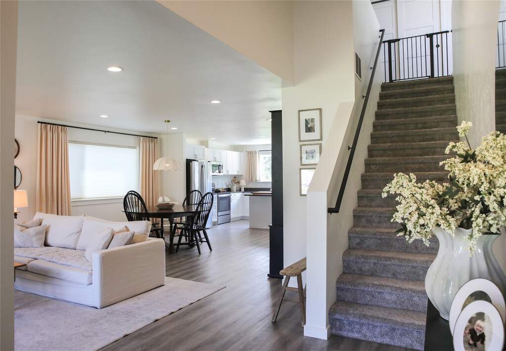 4 Bedroom Single Family Home/House's Image 5