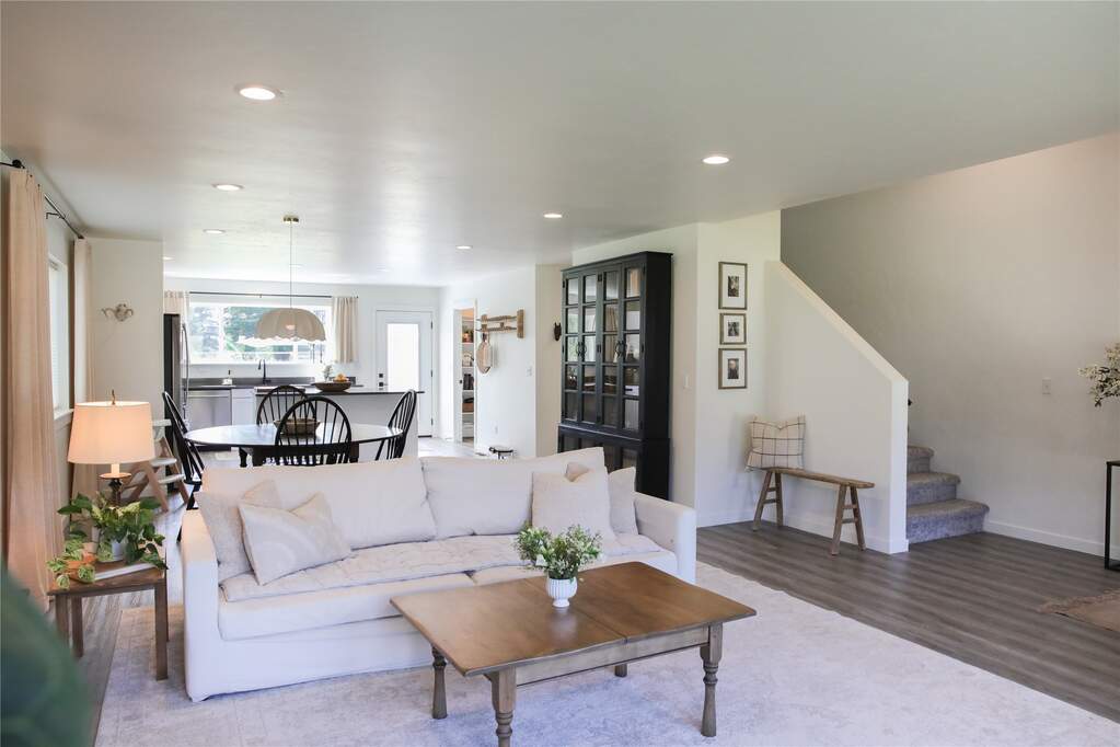 4 Bedroom Single Family Home/House's Image 6