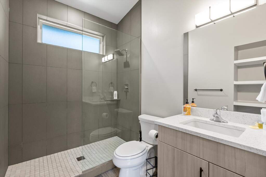 17 Bedroom Apartment/Flat's Image 12