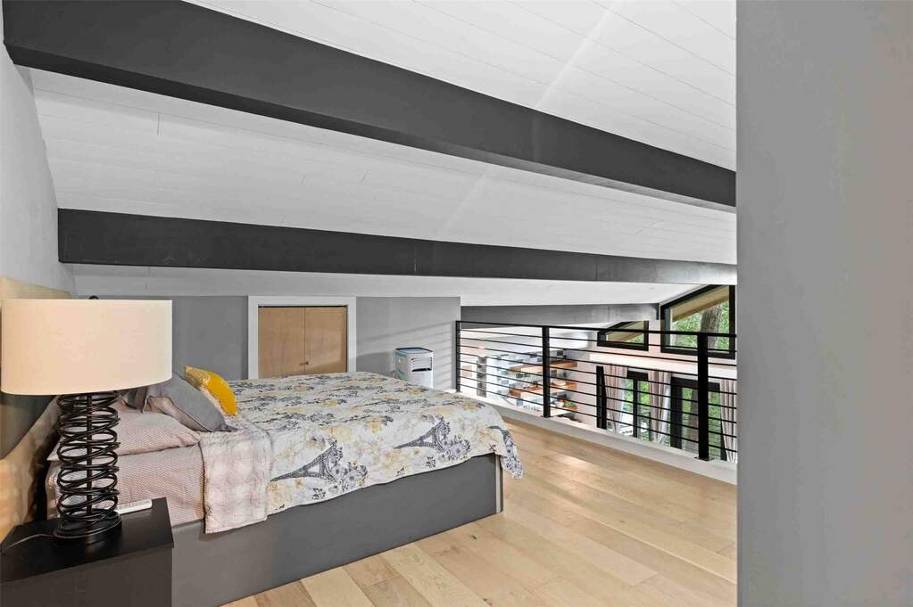 5 Bedroom Single Family Home/House's Image 20