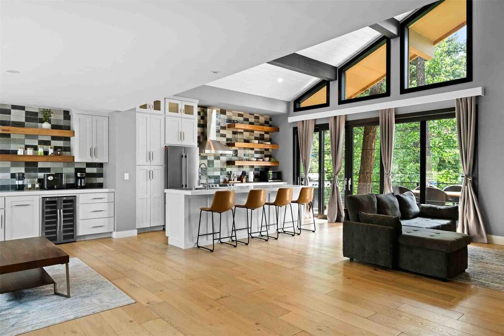 5 Bedroom Single Family Home/House's Image 25
