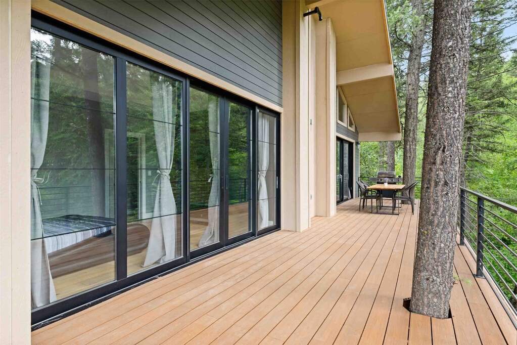5 Bedroom Single Family Home/House's Image 27