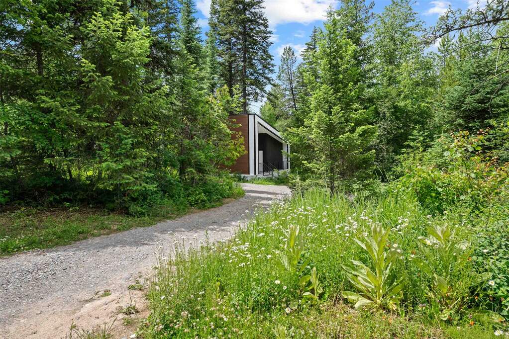 5 Bedroom Single Family Home/House's Image 30