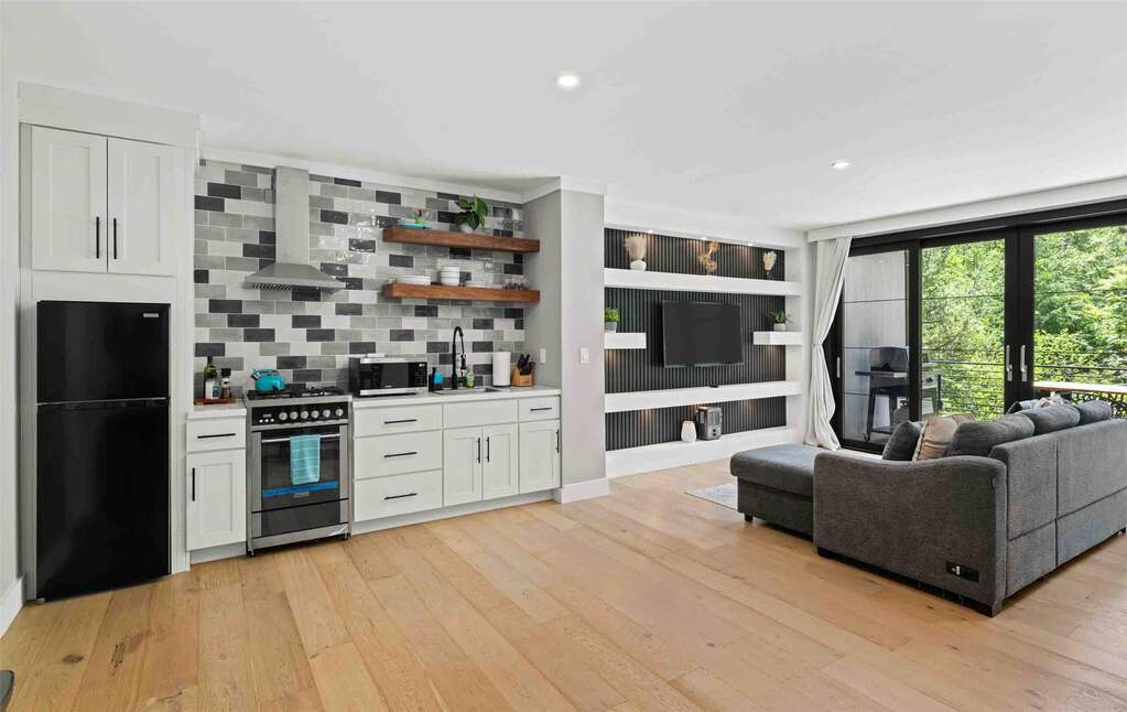 5 Bedroom Single Family Home/House's Image 35