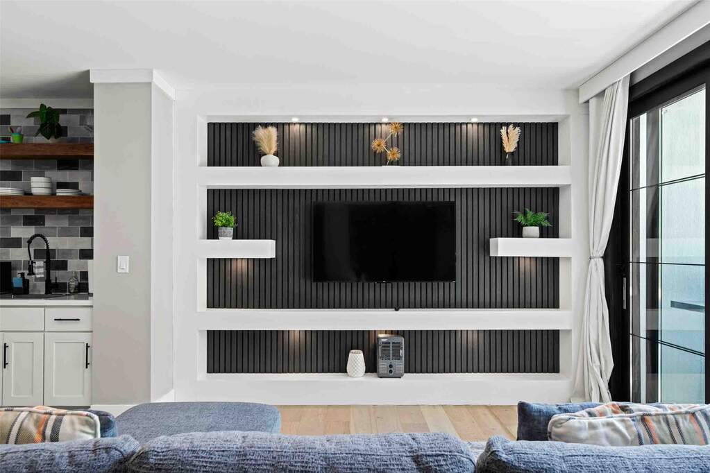 5 Bedroom Single Family Home/House's Image 41