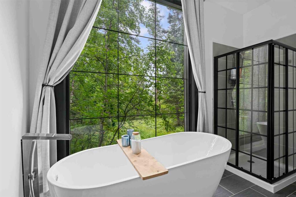 5 Bedroom Single Family Home/House's Image 45