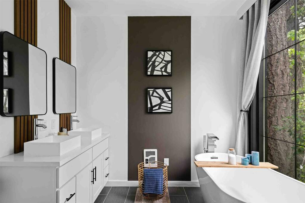 5 Bedroom Single Family Home/House's Image 47