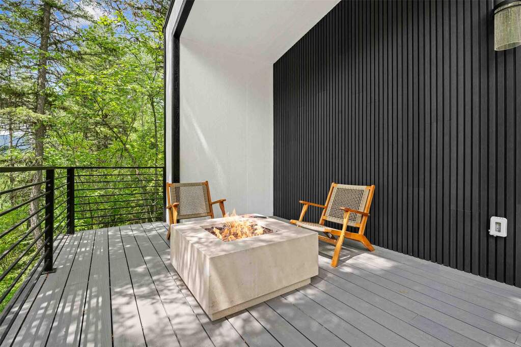 5 Bedroom Single Family Home/House's Image 54