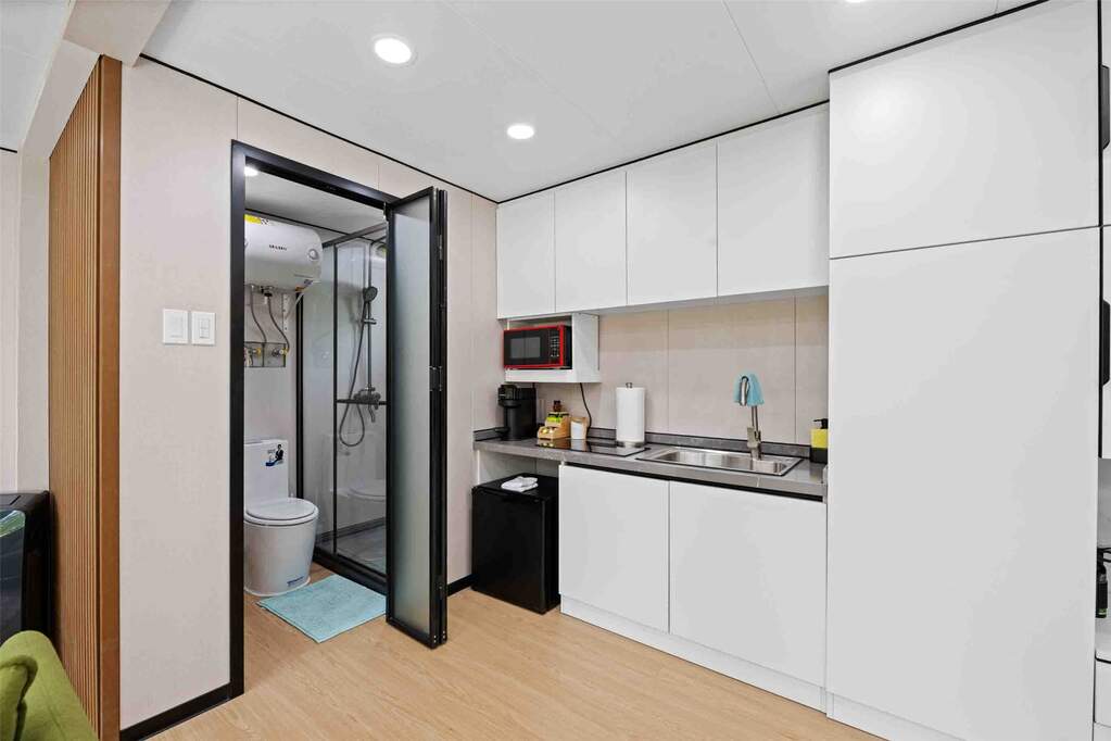 5 Bedroom Single Family Home/House's Image 64