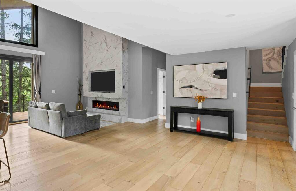 5 Bedroom Single Family Home/House's Image 5