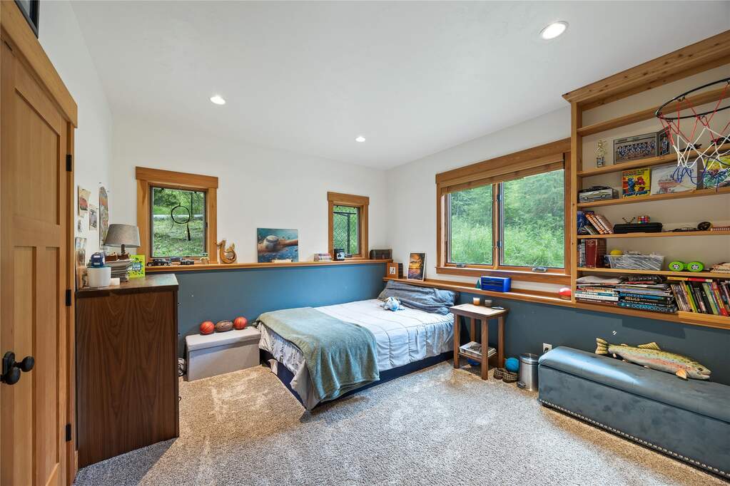 3 Bedroom Single Family Home/House's Image 8