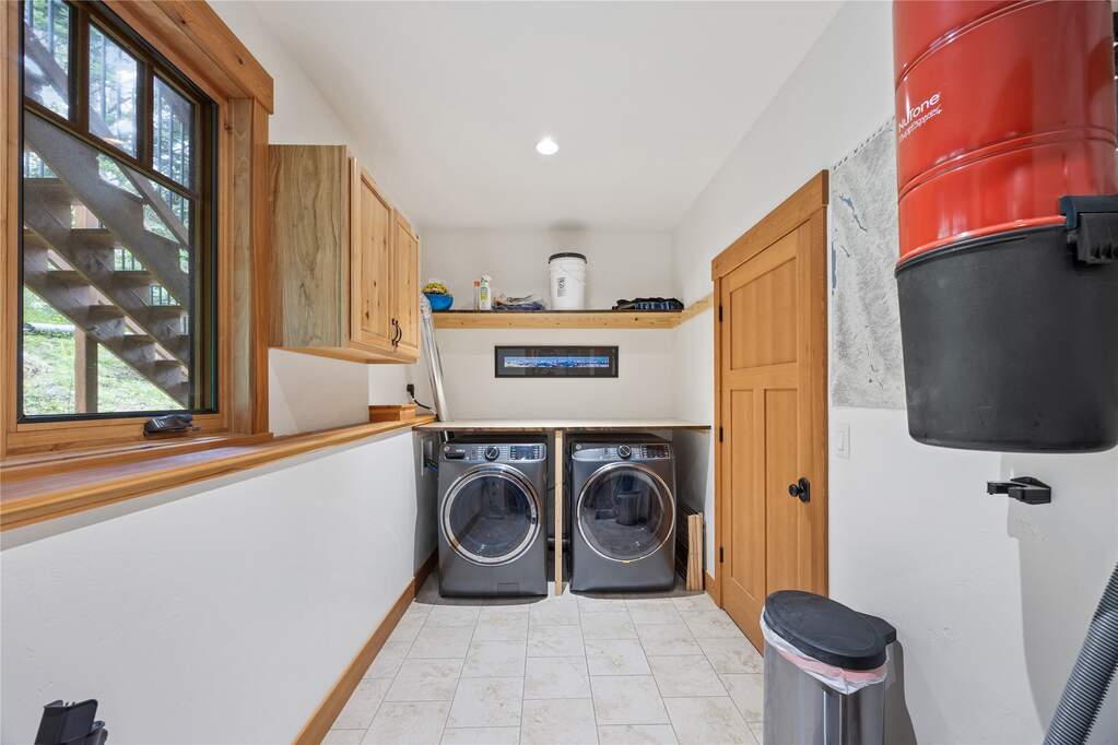 3 Bedroom Single Family Home/House's Image 11