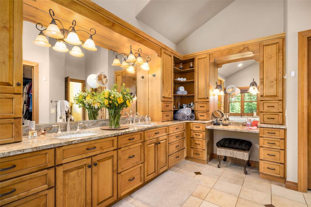 4 Bedroom Single Family Home/House's Image 11