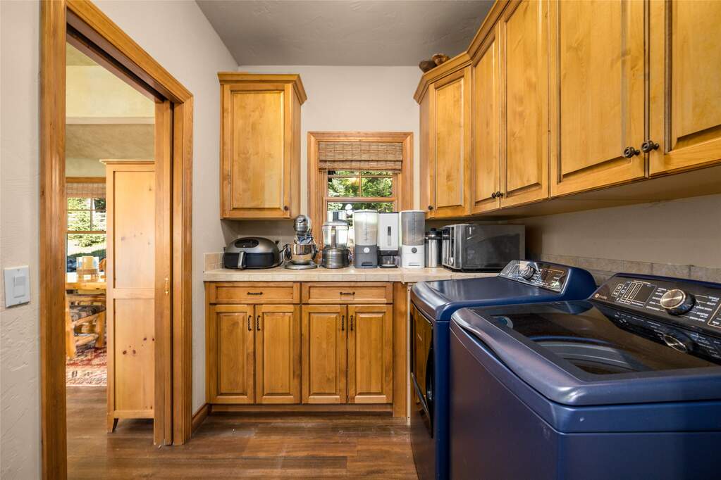 4 Bedroom Single Family Home/House's Image 16