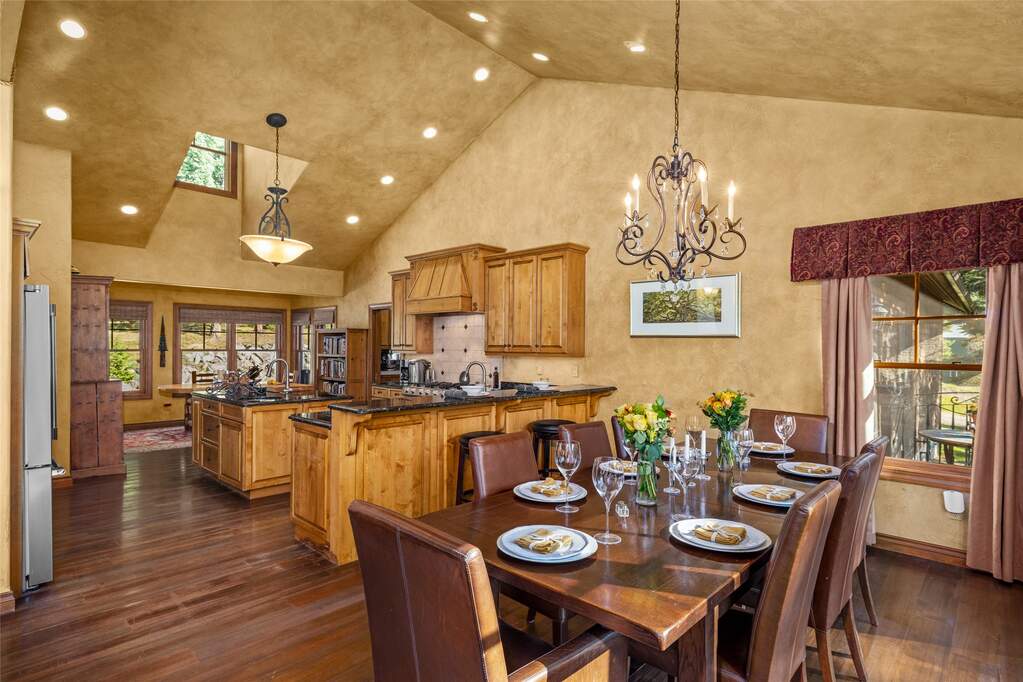 4 Bedroom Single Family Home/House's Image 3