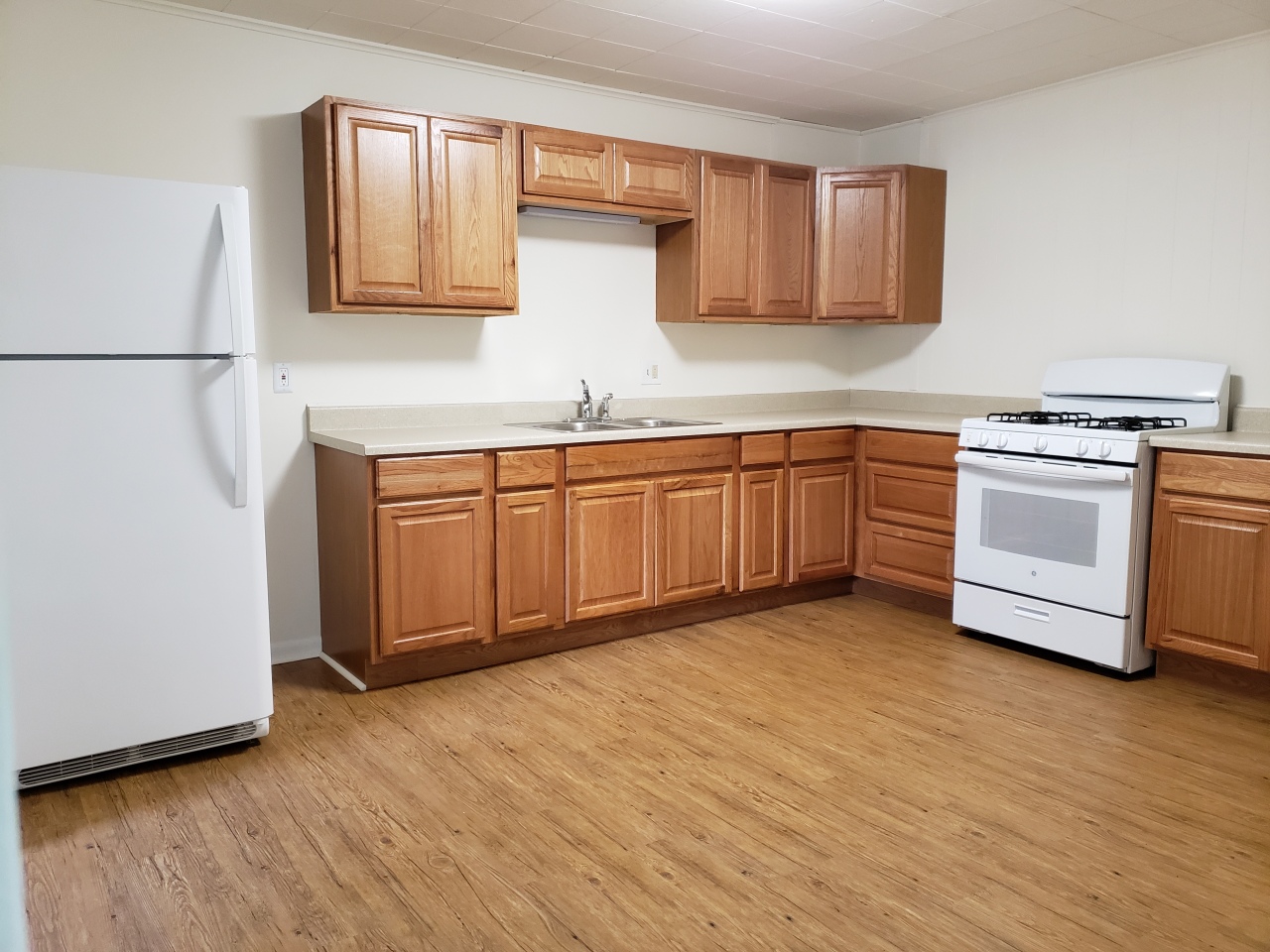 56 Fellows St, Genoa City, WI 53128 MLS 1598043 properties SE