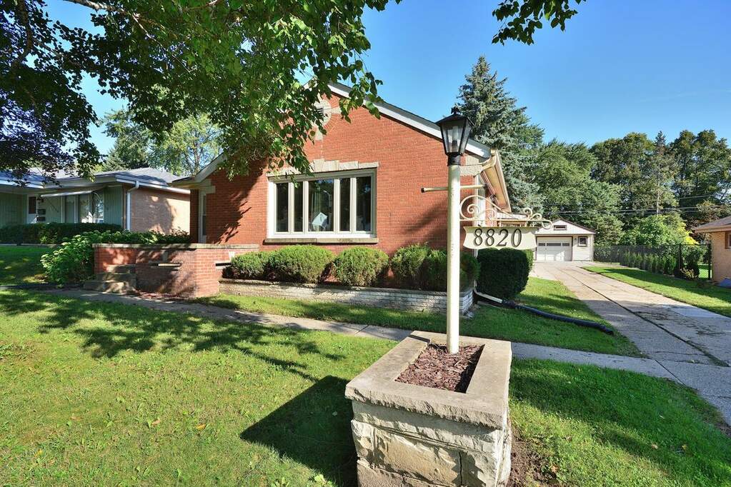 8820 W Cleveland Ave, West Allis, WI 53227 MLS 1605473 properties