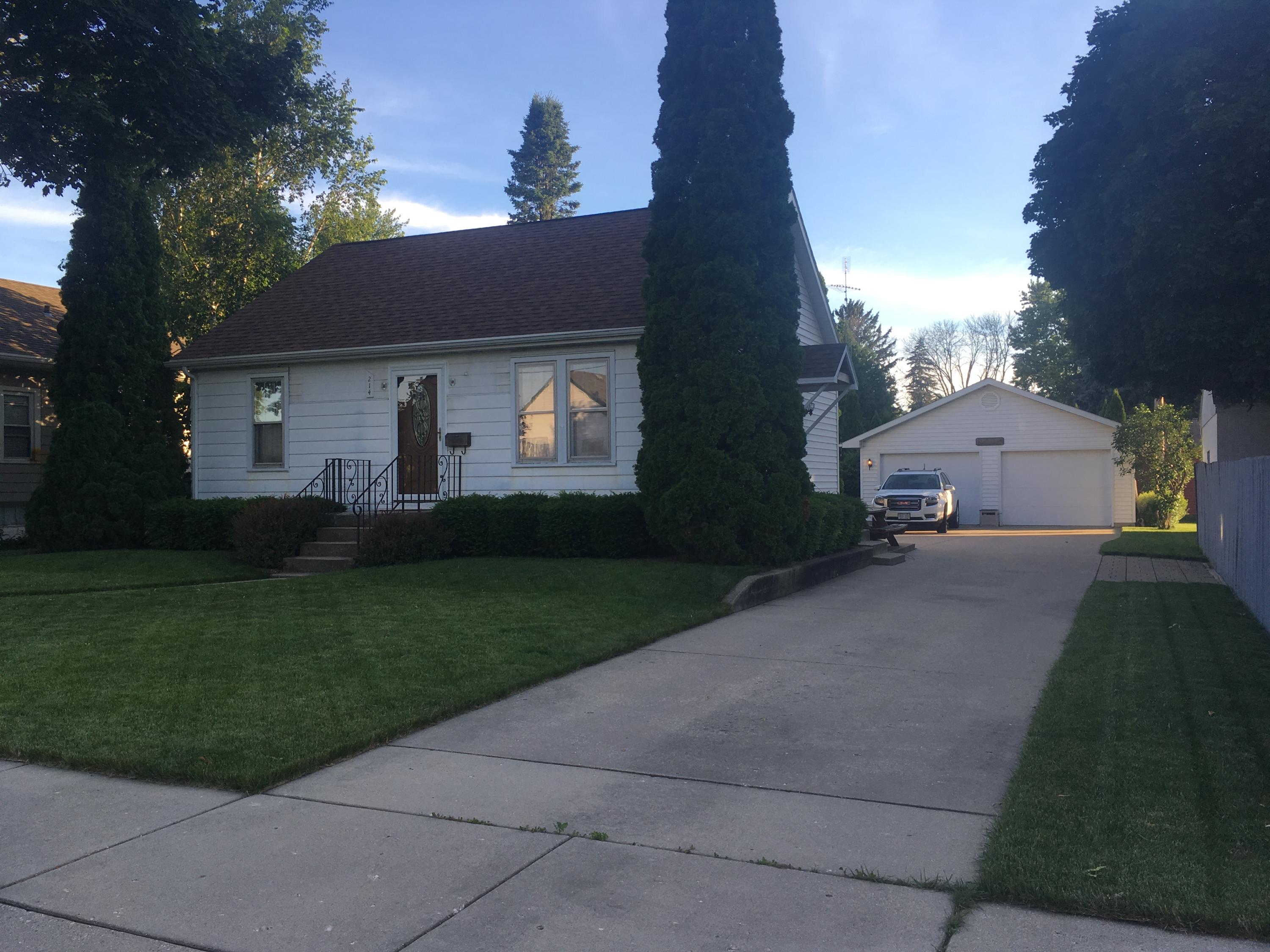 214 Freemont St, Delavan, WI 53115 MLS 1616533 properties SE