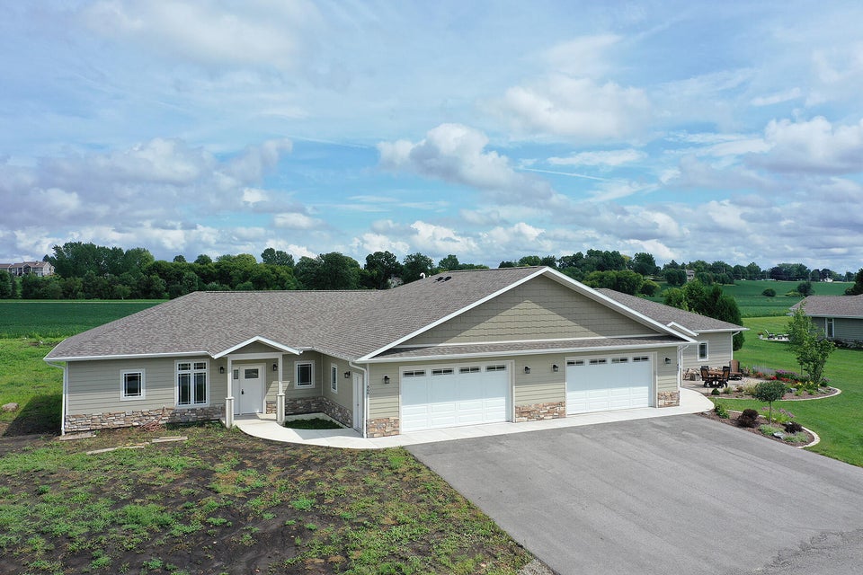 N866 N Water St photo