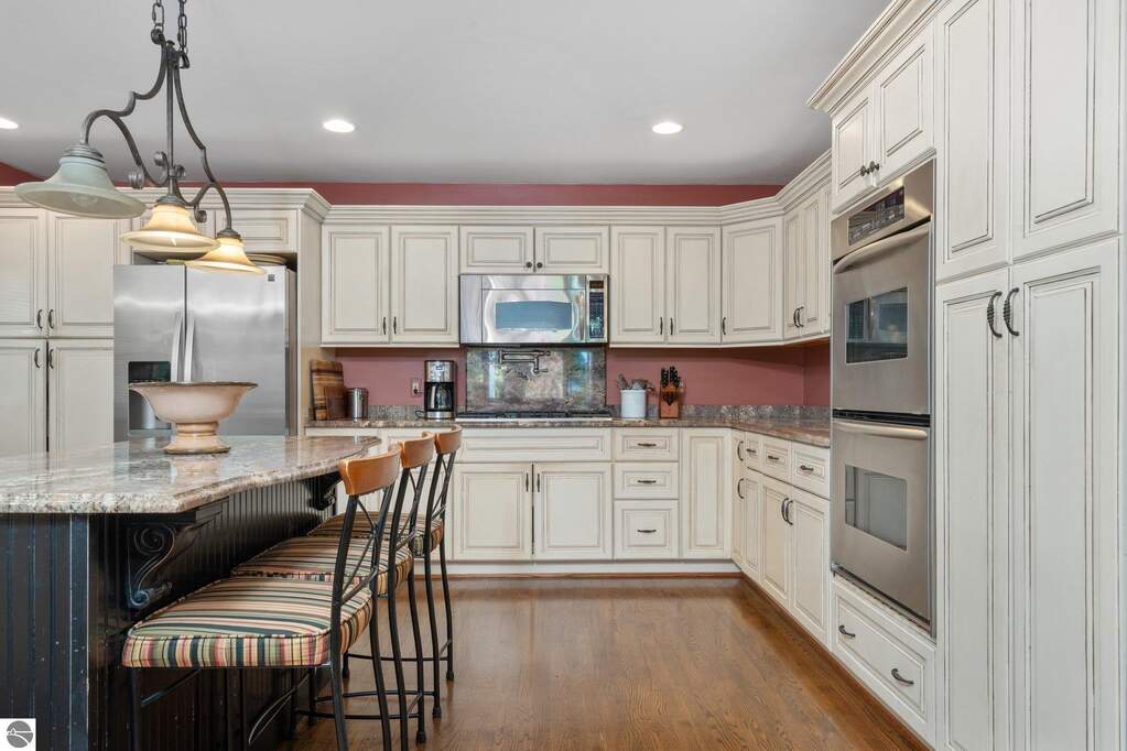 4 Bedroom Single Family Home/House's Image 7