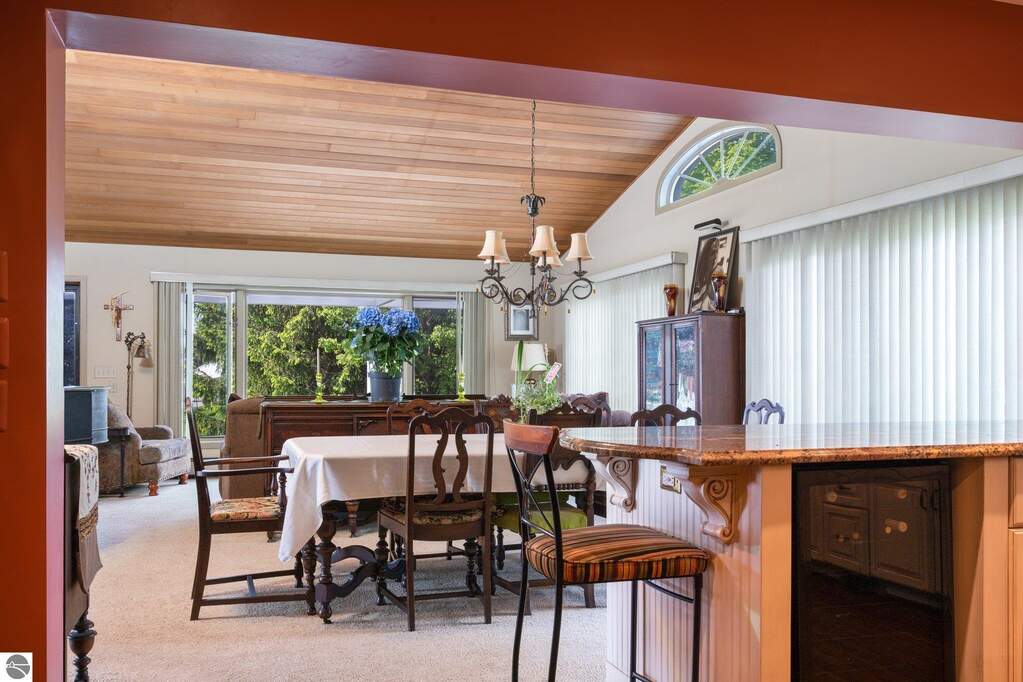 4 Bedroom Single Family Home/House's Image 8