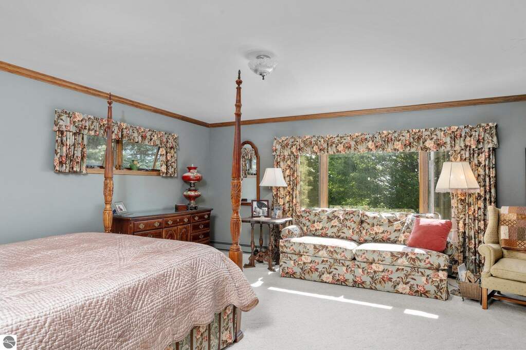 4 Bedroom Single Family Home/House's Image 12