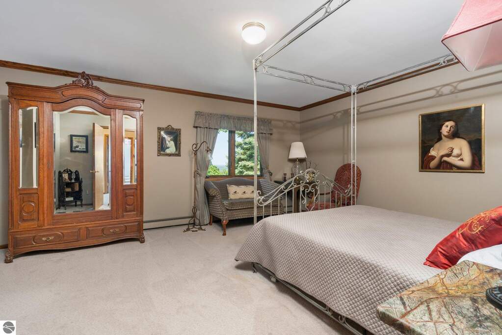 4 Bedroom Single Family Home/House's Image 15