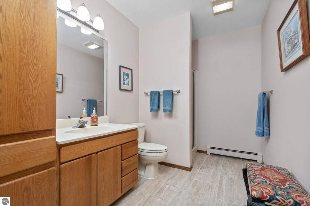 4 Bedroom Single Family Home/House's Image 18