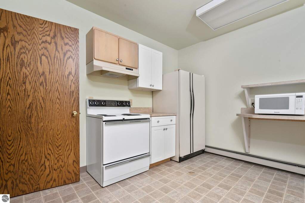 4 Bedroom Single Family Home/House's Image 20