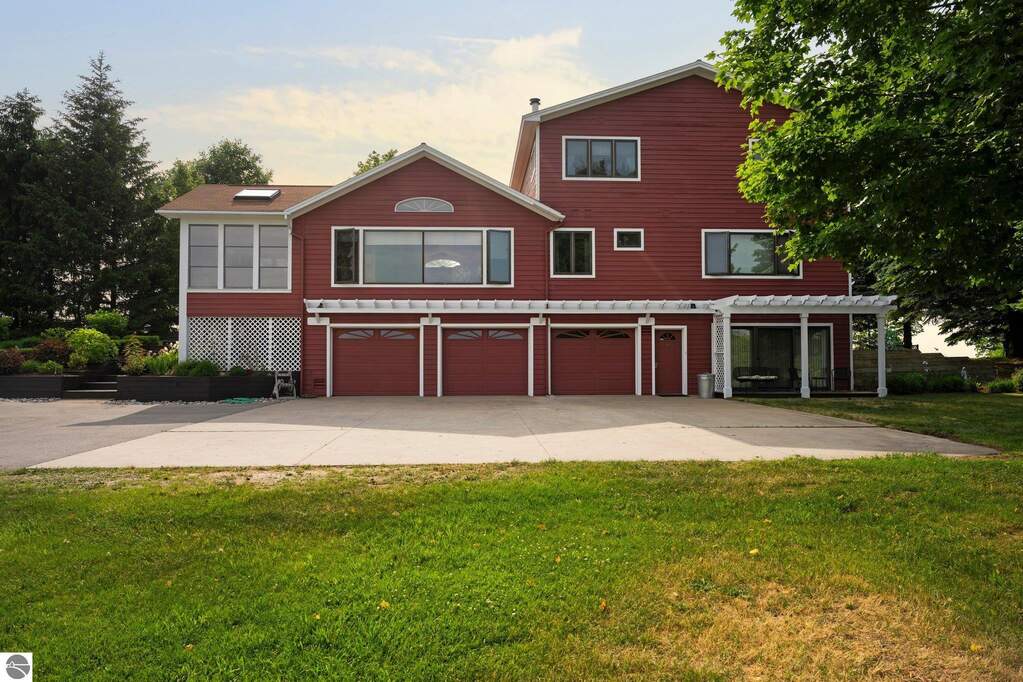 4 Bedroom Single Family Home/House's Image 21