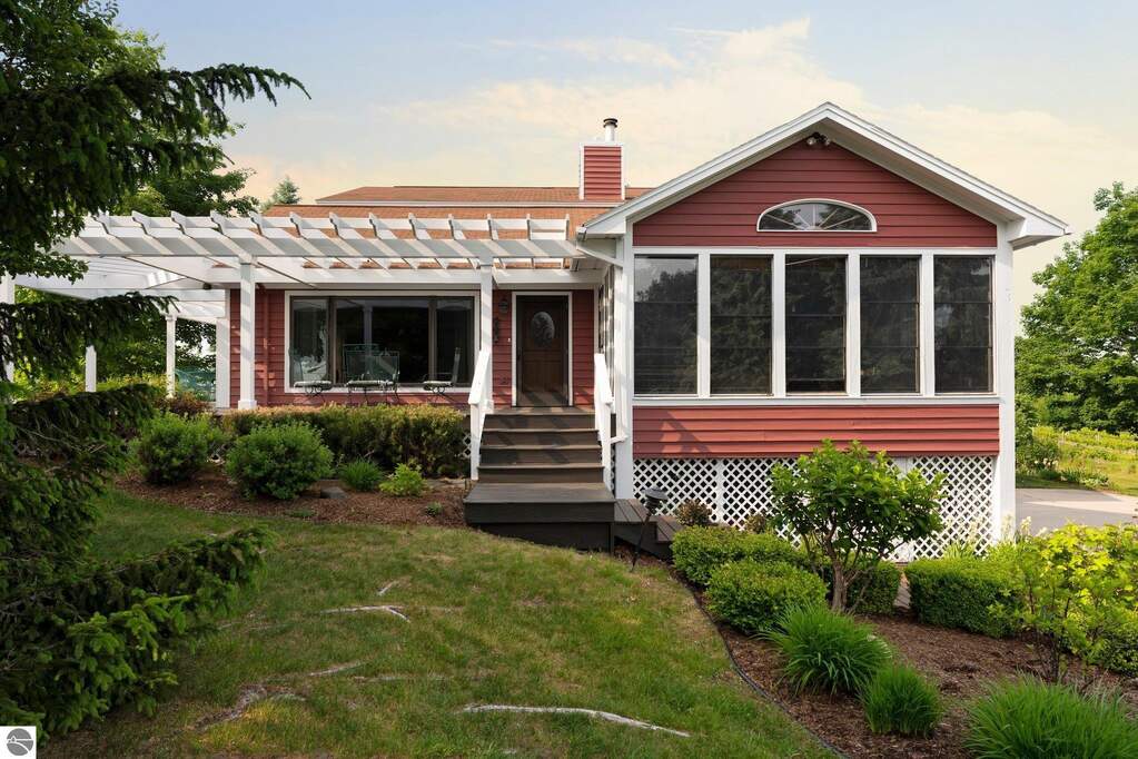 4 Bedroom Single Family Home/House's Image 32
