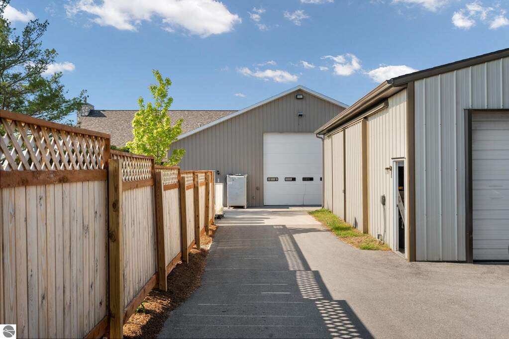 4 Bedroom Single Family Home/House's Image 63