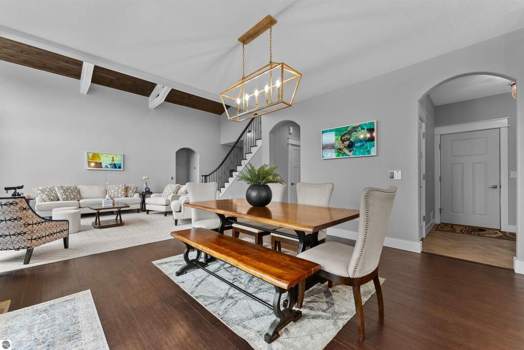 5 Bedroom Single Family Home/House's Image 10