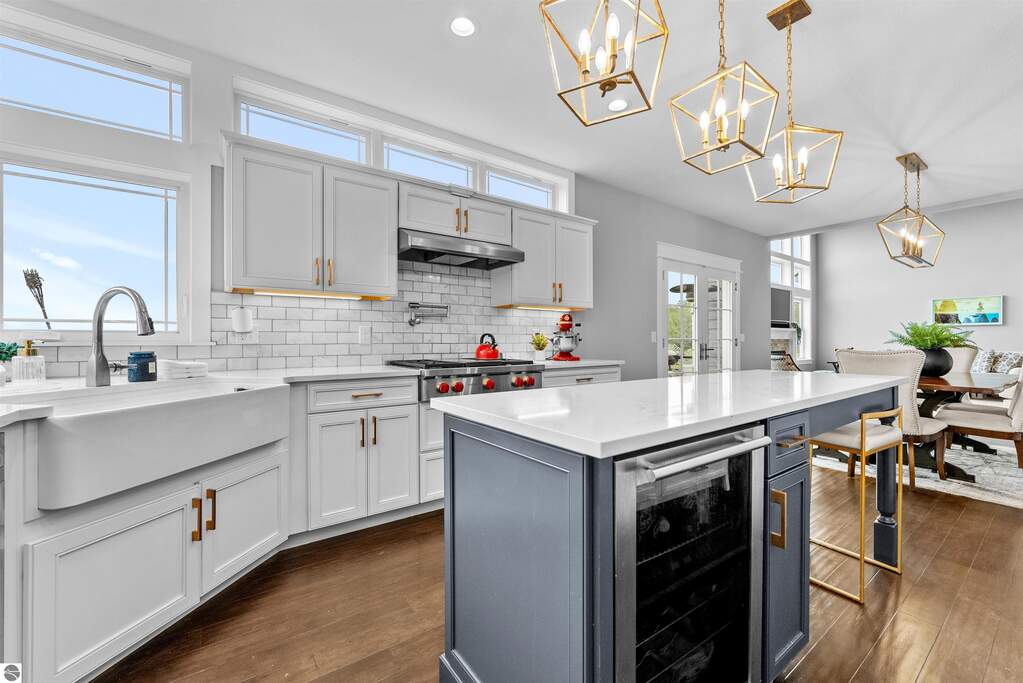 5 Bedroom Single Family Home/House's Image 16