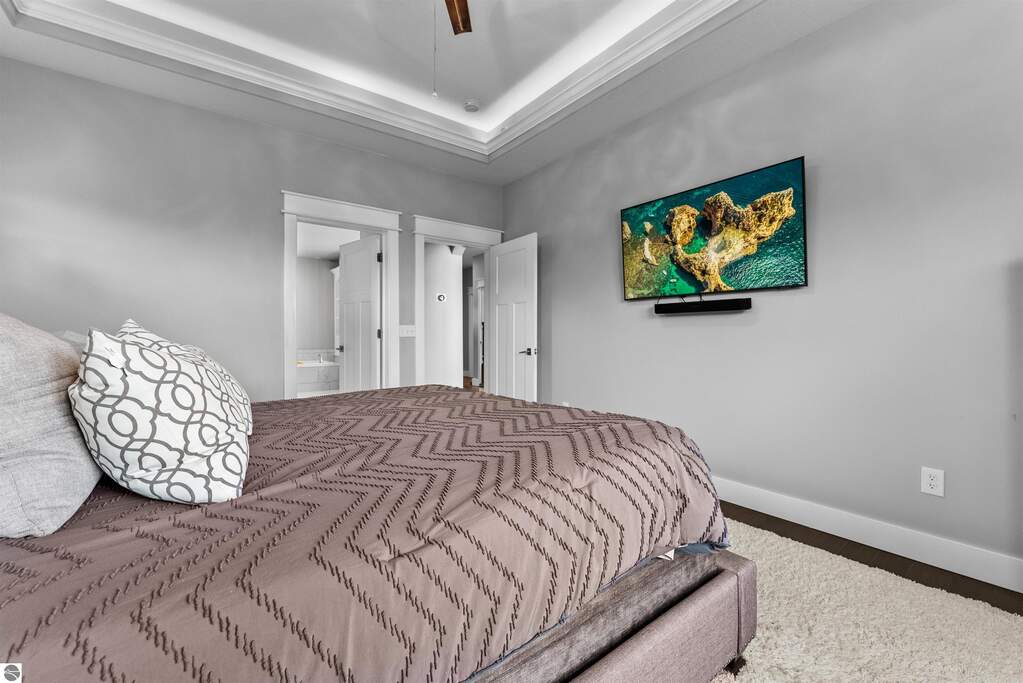 5 Bedroom Single Family Home/House's Image 21