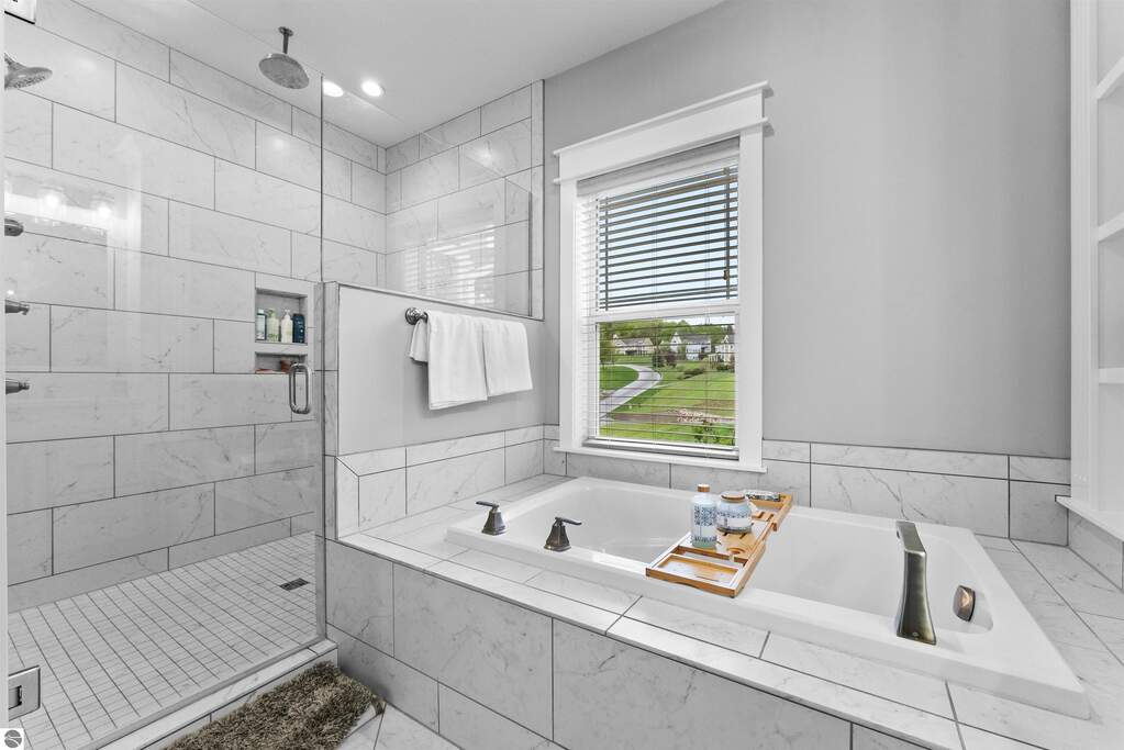 5 Bedroom Single Family Home/House's Image 24