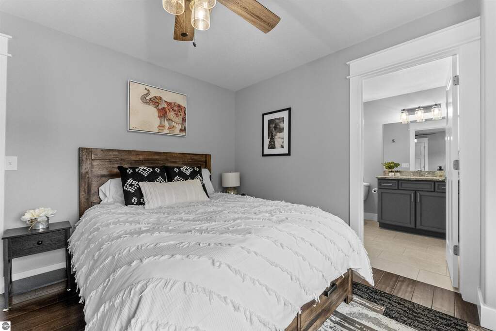 5 Bedroom Single Family Home/House's Image 31