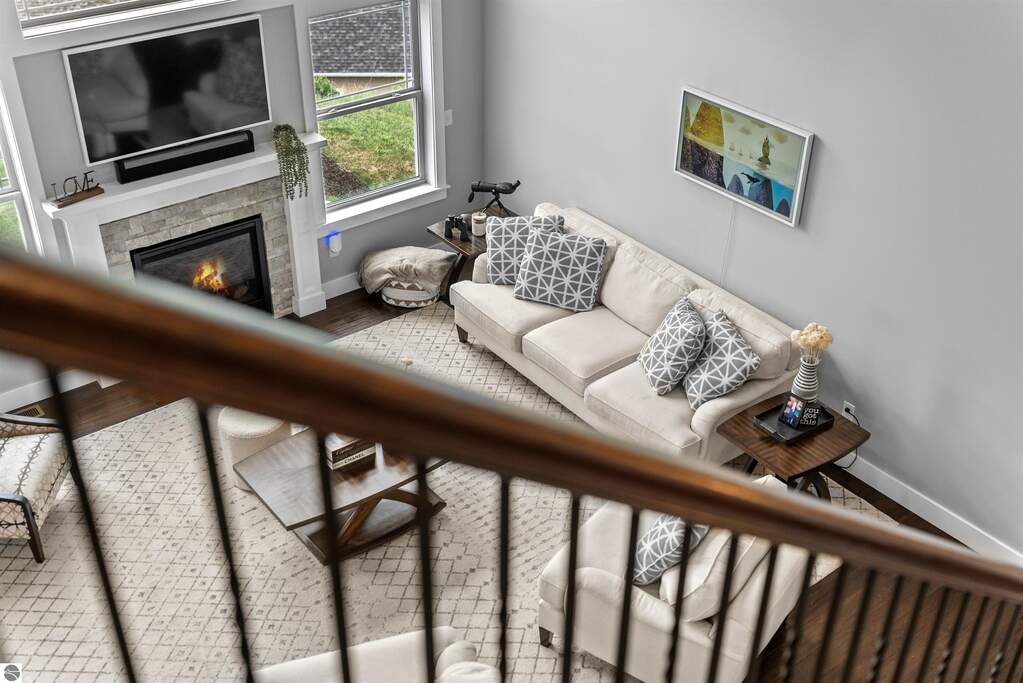 5 Bedroom Single Family Home/House's Image 40