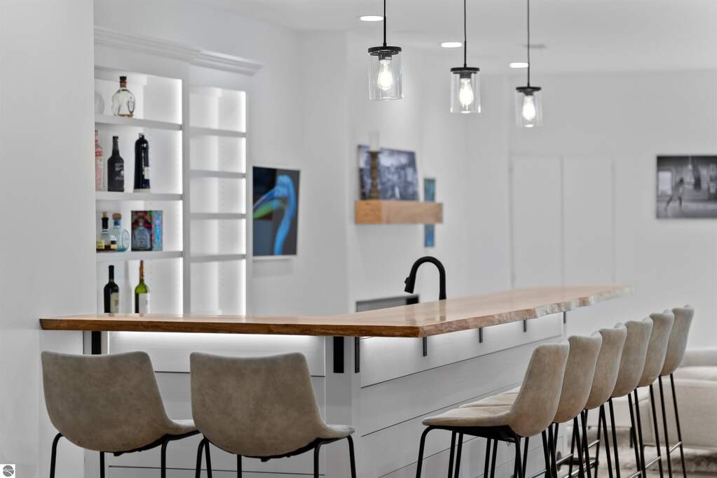 5 Bedroom Single Family Home/House's Image 44