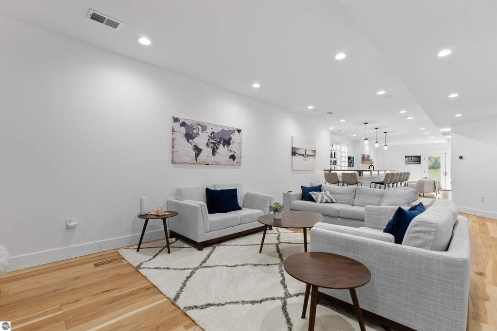 5 Bedroom Single Family Home/House's Image 48