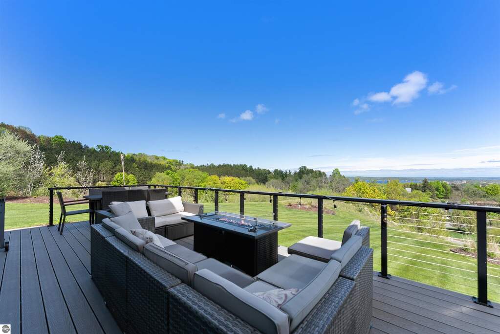 5 Bedroom Single Family Home/House's Image 54