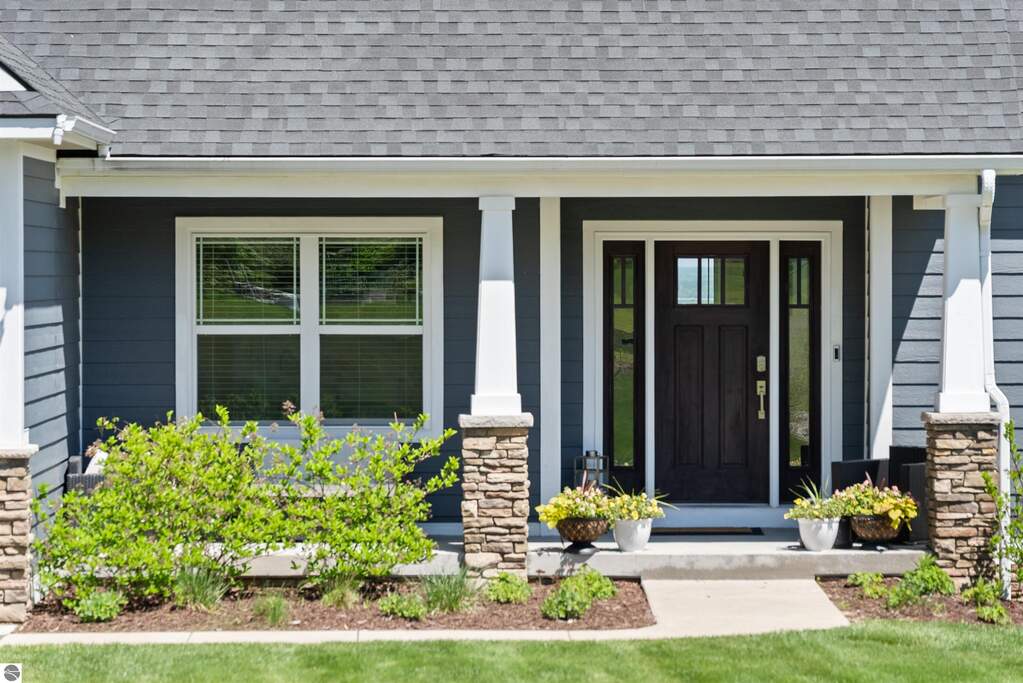 5 Bedroom Single Family Home/House's Image 6