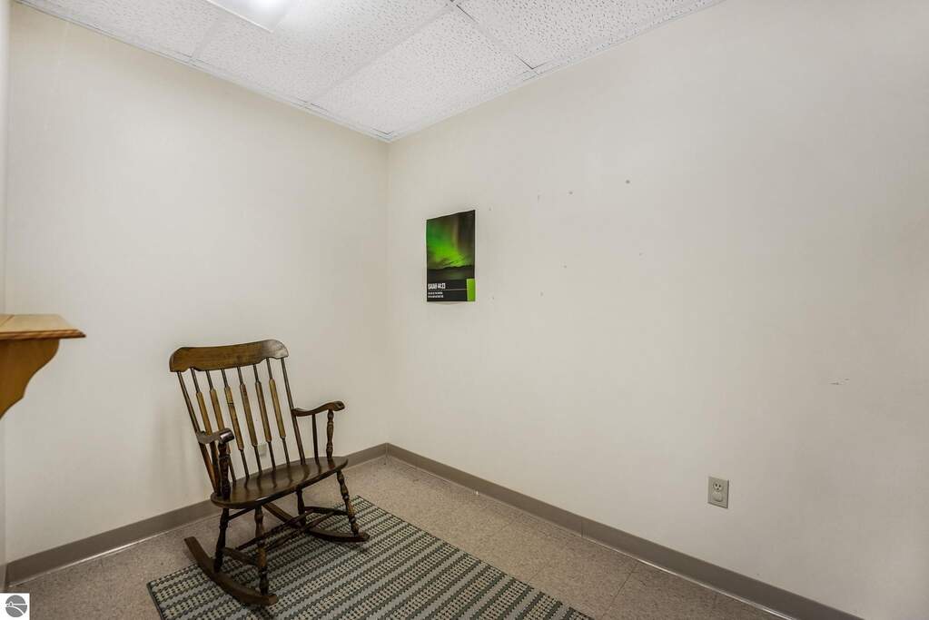 Single Family Home/House's Image 20