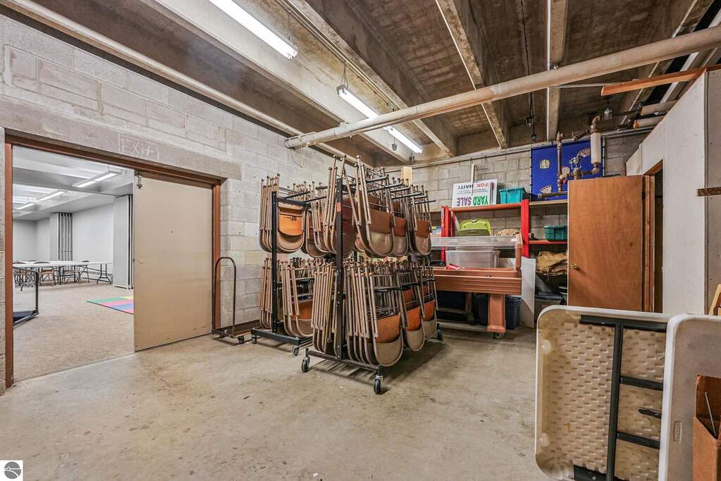 Single Family Home/House's Image 67
