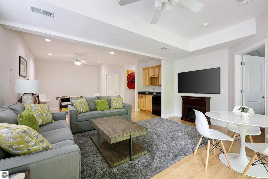 3 Bedroom Single Family Home/House's Image 23