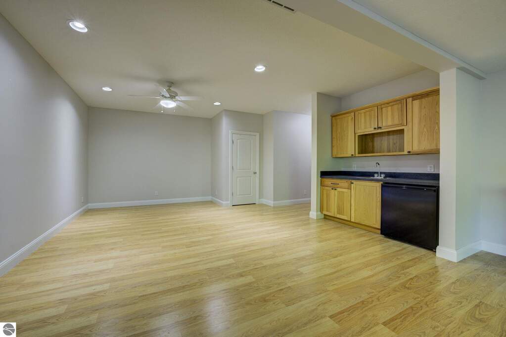 3 Bedroom Single Family Home/House's Image 27