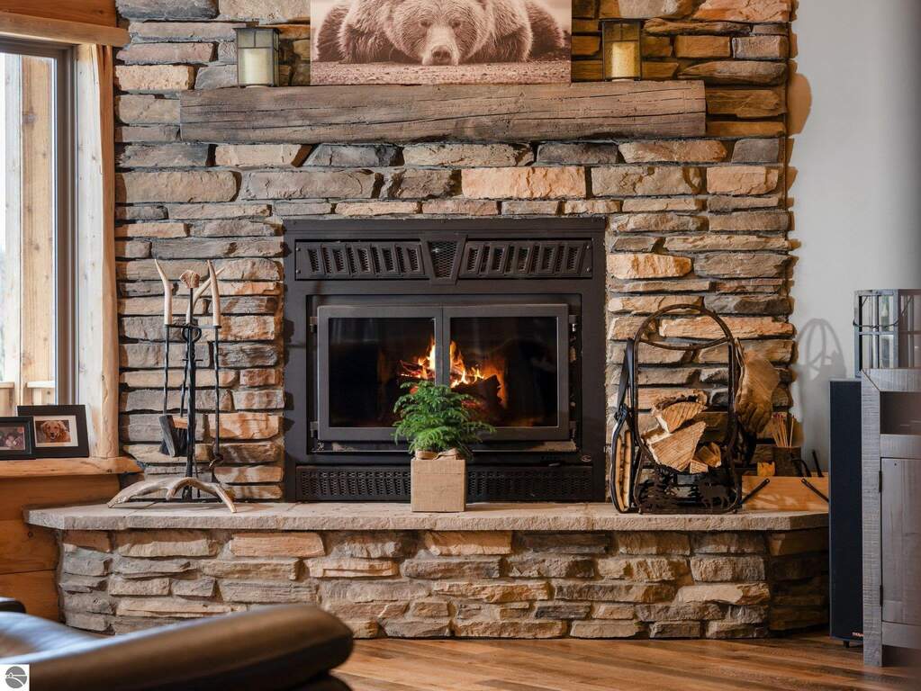 4 Bedroom Single Family Home/House's Image 9
