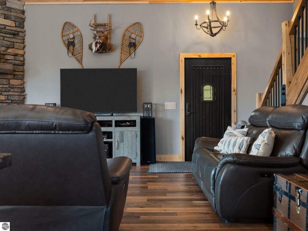4 Bedroom Single Family Home/House's Image 10