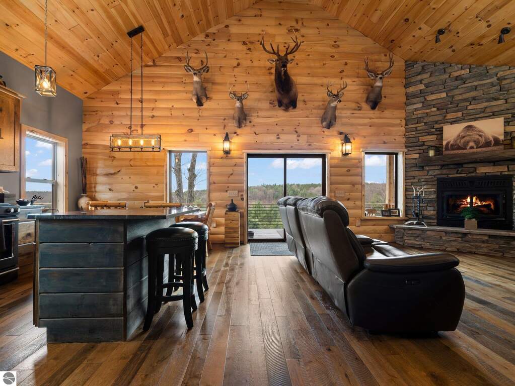 4 Bedroom Single Family Home/House's Image 11