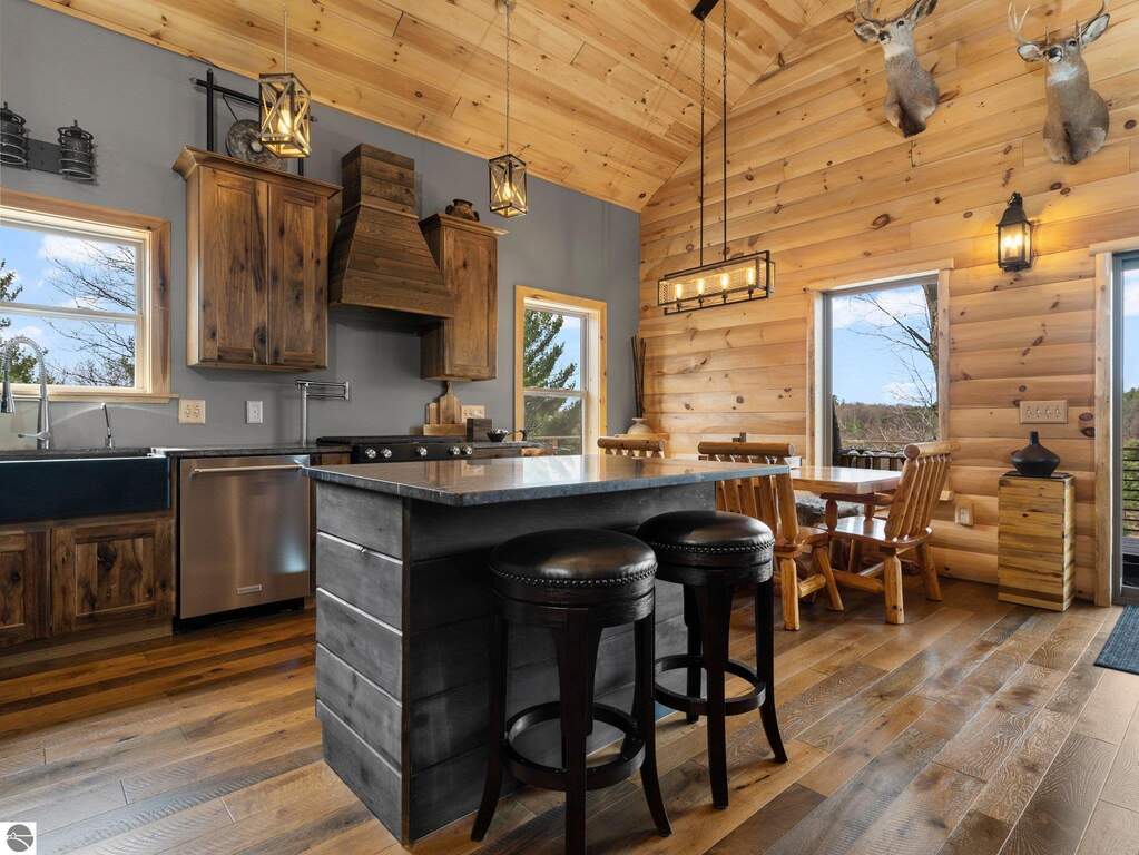 4 Bedroom Single Family Home/House's Image 13